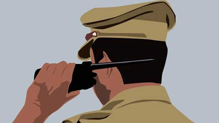 എസ്​.എഫ്​.ഐ നേതാവിൻെറ വീട്ടിൽ നിന്ന്​ ഉത്തരക്കടലാസ്​ പിടിച്ചെടുത്ത എസ്​.​െഎയെ മാറ്റി